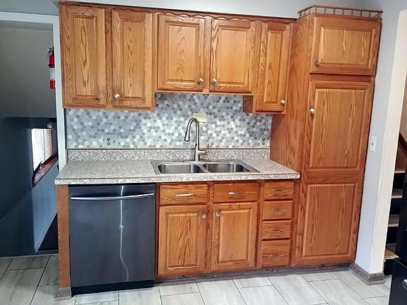 3rd image of 5740 Chanwick Dr