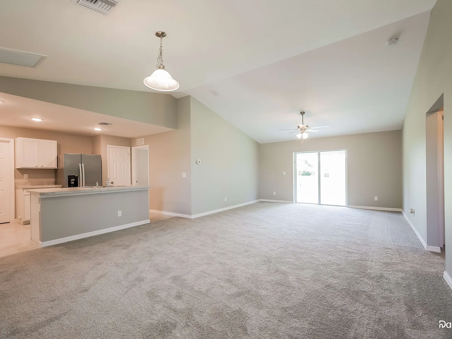 3 bed, 2.0 bath, 1399 sqft, $2,035 — Photo 4