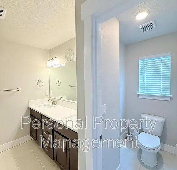 1530 NW 29th Pl — Photo 28