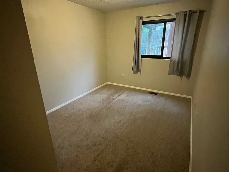 1470 W Alaska Pl — Photo 12
