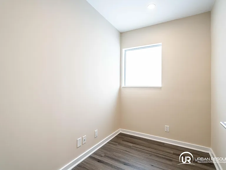 2400 NE 26th St #6 — Photo 16