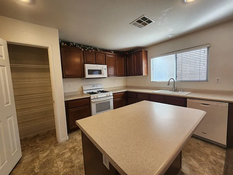 7271 Proud Patriot St — Photo 13