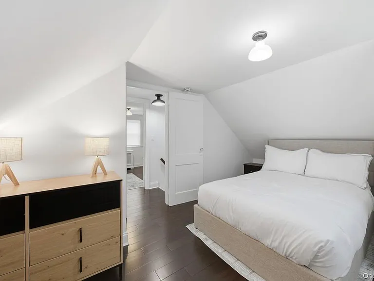 8 Rosewood Ave — Photo 15