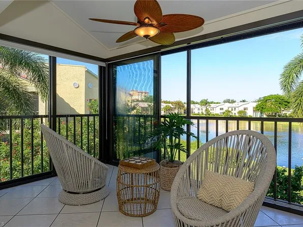 613 Beachwalk Cir #J-204, Naples, FL 34108