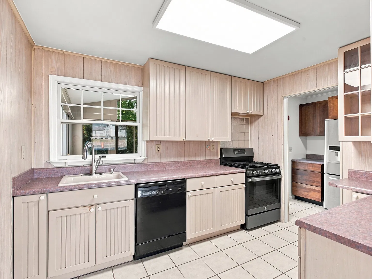 4 bed, 1188 sqft, $2,900 — Photo 4