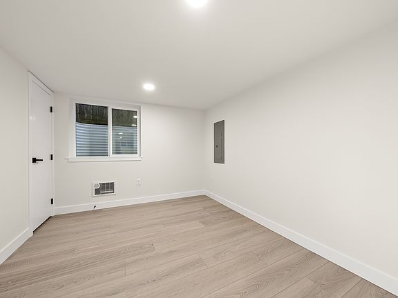 4th image of 7812 Lake City Way NE #2
