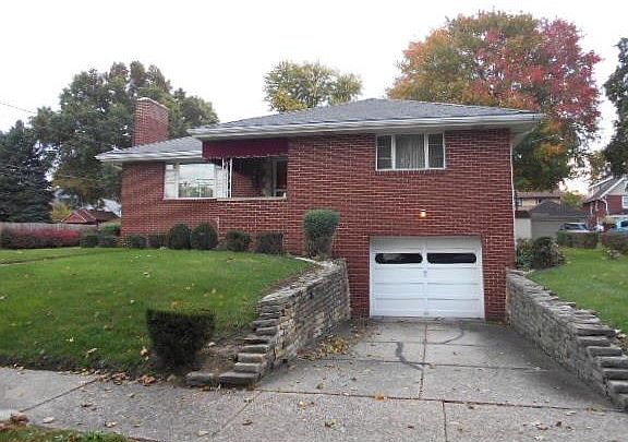 2nd image of 374 Riverview Dr
