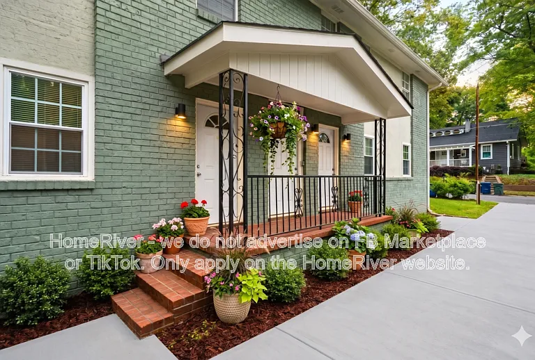379 Atwood St SW #4 — Photo 1