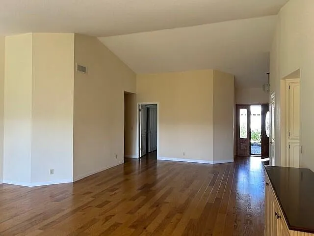 692 Hillside Dr — Photo 9