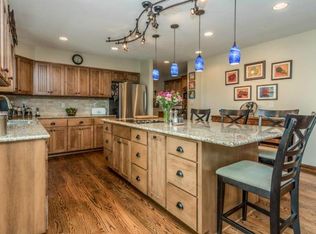 1304 N Prairie Ln, Raymore, MO 64083