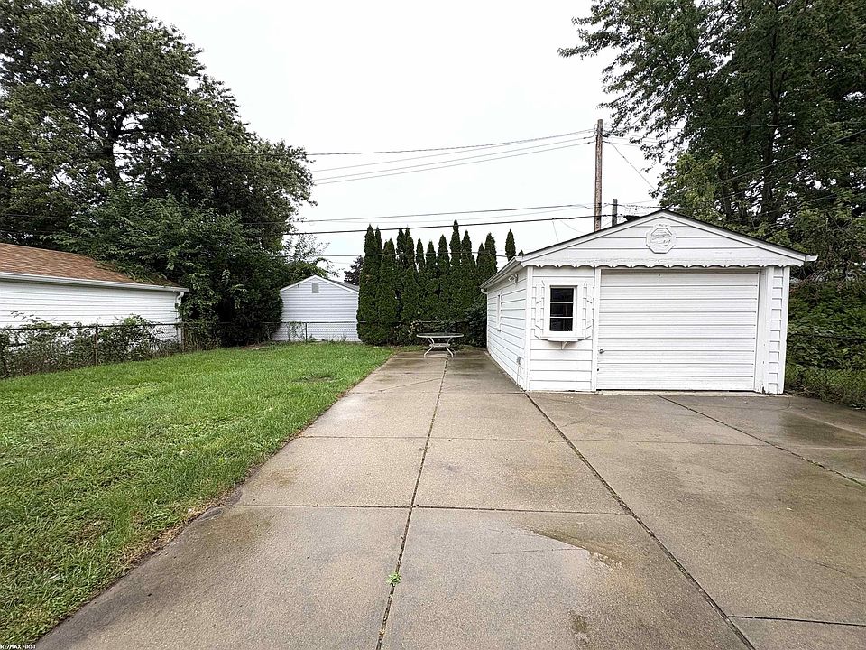 26260 Marlene St, photo 3