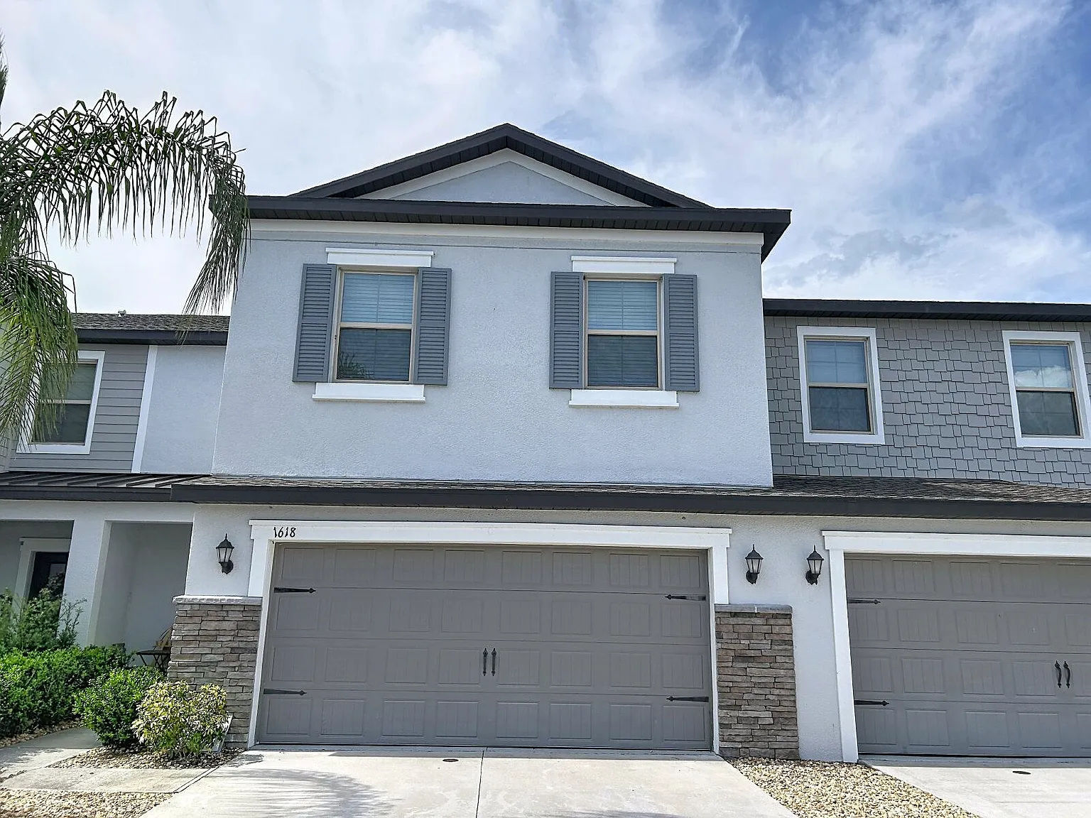 4 bed, 2.5 bath, 2466 sqft, $2,545 — Photo 3