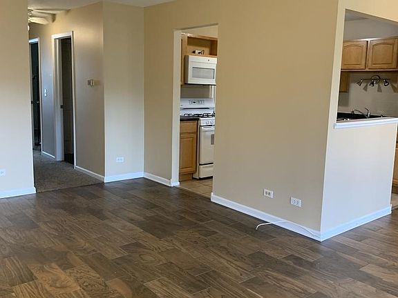 3rd image of 234 Deerpath Ct