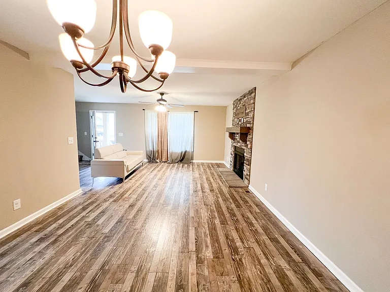 108 Woodtrace Ct — Photo 4