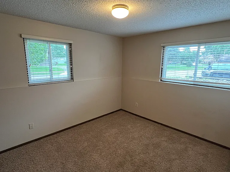 1807 Greenfield Ln SW #1 — Photo 11