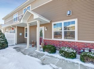 1601 Sumac Cir UNIT E, Carver, MN 55315