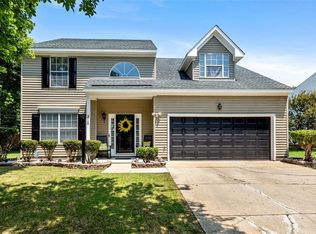 318 Big Pond Ln, Chesapeake, VA 23323