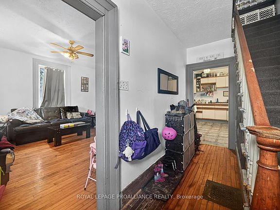 4th image of 675 Zaire St