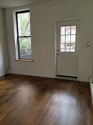 Rented by MNS | media 8