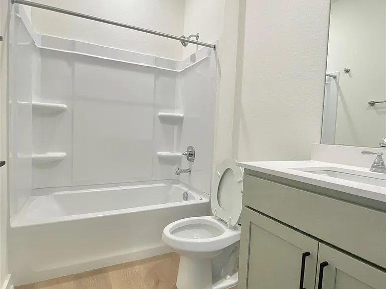 700 Horseshoe Dr #101 — Photo 12