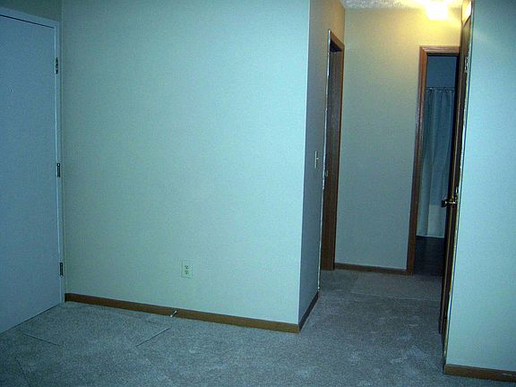 3rd image of 1186 Bishop Ave APT 2