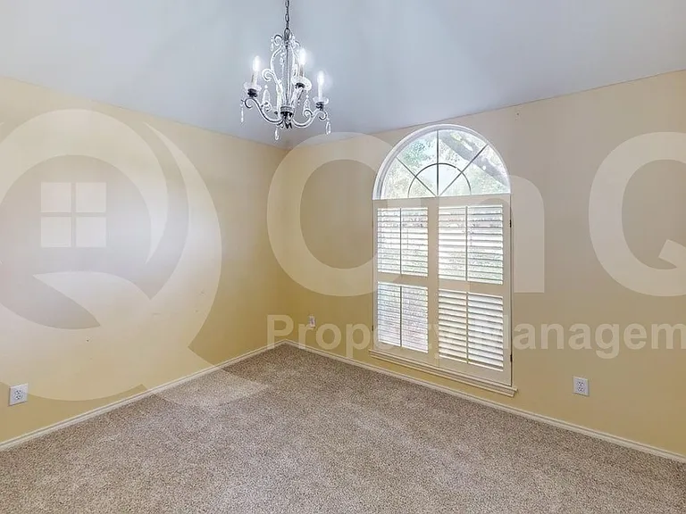 5603 Stonehenge Dr — Photo 13