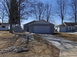 12521 E Houghton Lake Dr, Houghton Lake, MI 48629