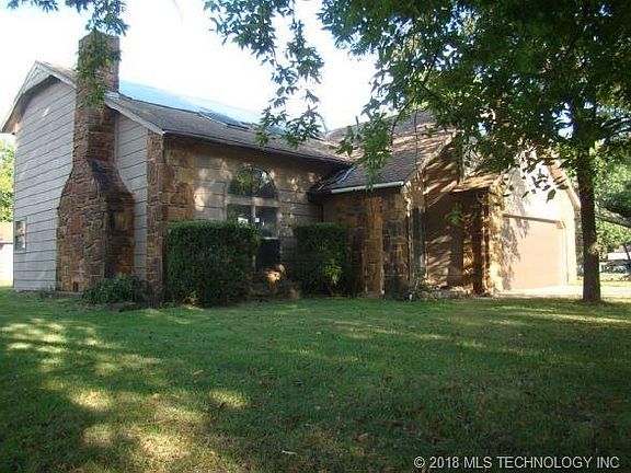 3rd image of 11708 S 266 East Ave