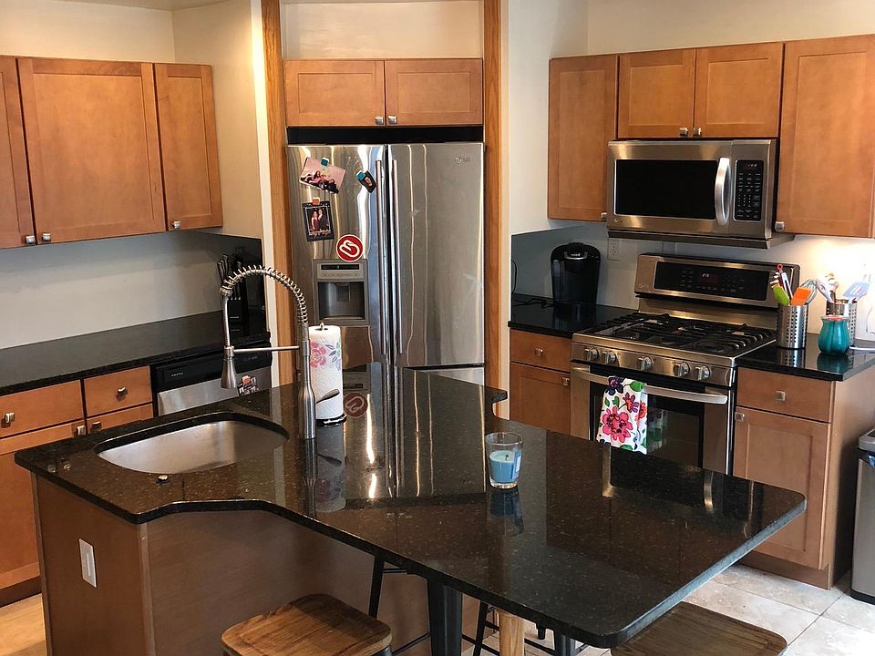 Eat in kitchen with Modern updated appliances