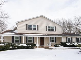 1409 White Tail Ln, Farmington, NY 14425