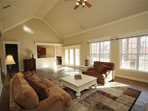 5th image of 15 Cresswell Dr