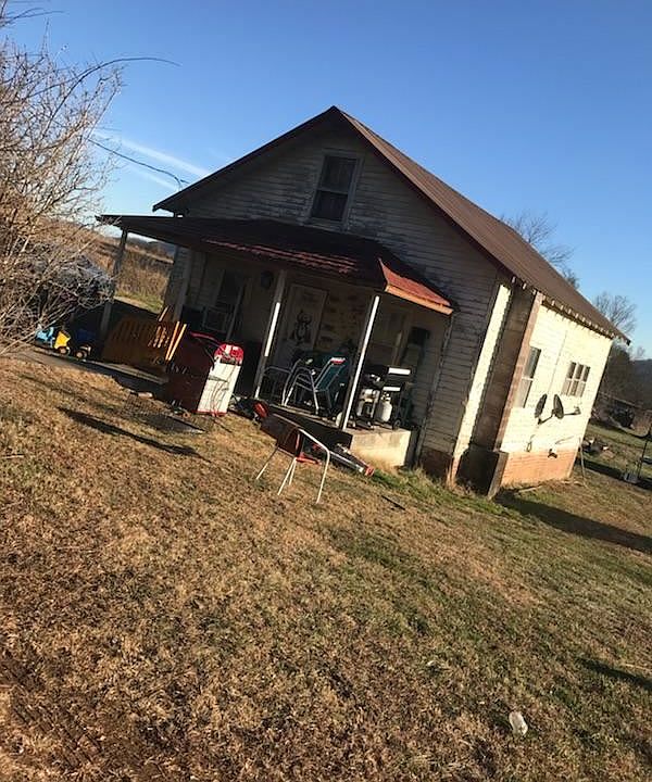 1st image of 139 Hickory Nut Ln