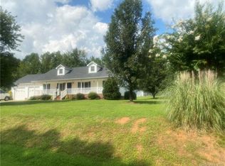 1520 Silver Ct, Dallas, NC 28034