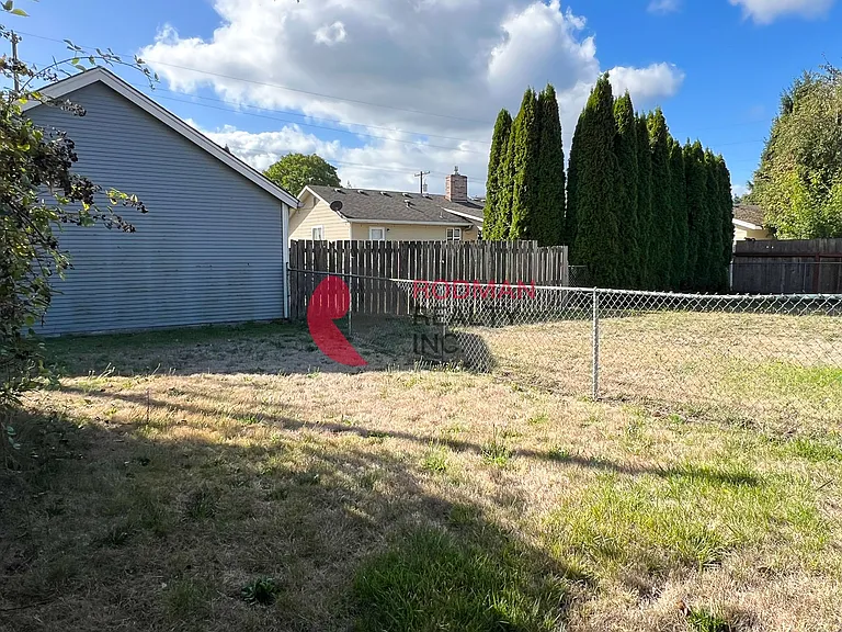 315 3rd Ave SW — Photo 3