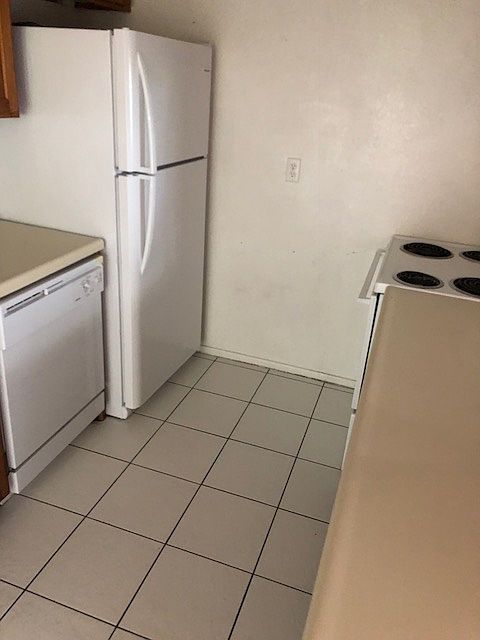 1st image of 3962 Versailles Dr