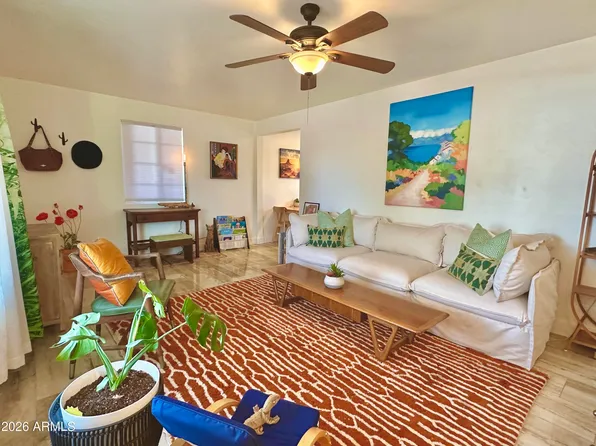 413 W CARON Street W, Phoenix, AZ 85021