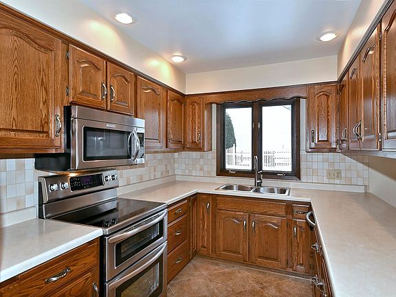 2nd image of 1206 Kast Ave
