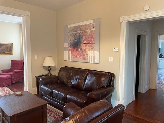 5th image of 220 S Washington St #1