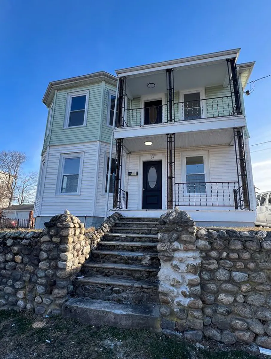Building Photo - 34 Heroux Ave #1