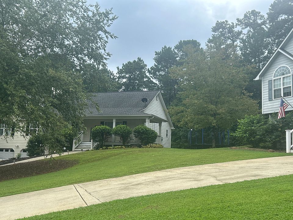 2nd image of 109 Oak Glade Ln