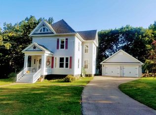 W10871 Oak St, New London, WI 54961