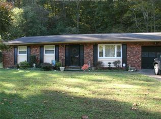 764 Green Valley Dr, Saint Albans, WV 25177