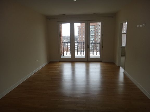 3rd image of 1124 Lake St Unit 603