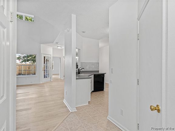 5th image of 909 Lakecrest Ct