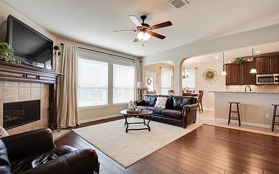 4th image of 108 Manor Ln