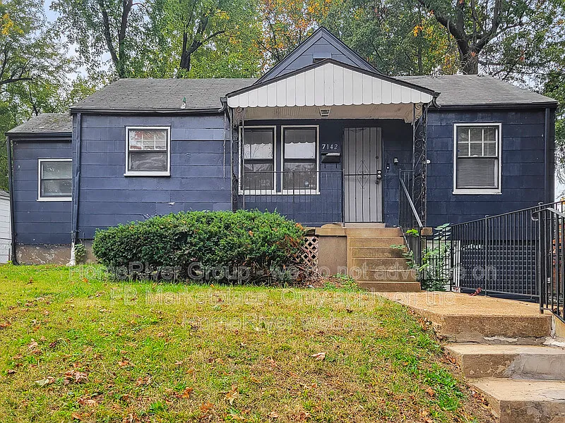7142 Lamont Dr