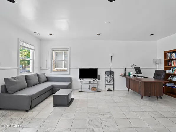 56 Highland Avenue, Keansburg, NJ 07734