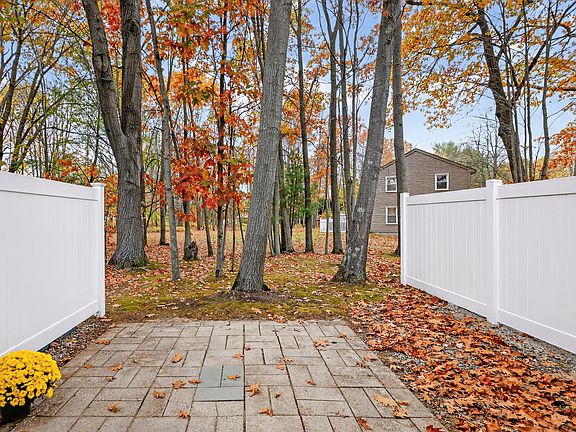 4th image of 9 Jamestown Court #9