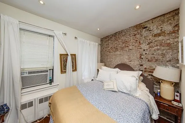 Rented by Icon Realty Management | media 12