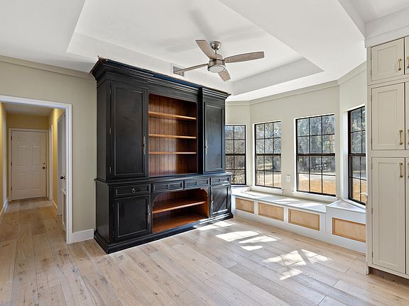 5th image of 102 Long Wood Ave